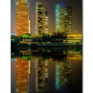 Aktuell Duschrückwand Singapur bei Nacht 70 x 200 cm