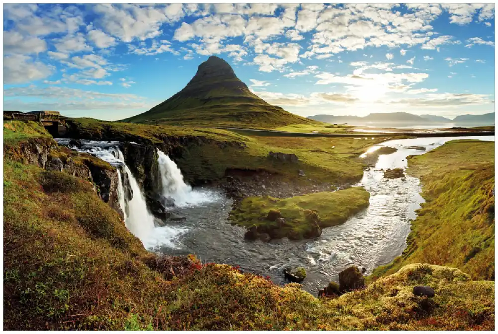 Poster Island Panorama Fluss Berge und blauer Himmel 50 x 125 cm Letzte Chance