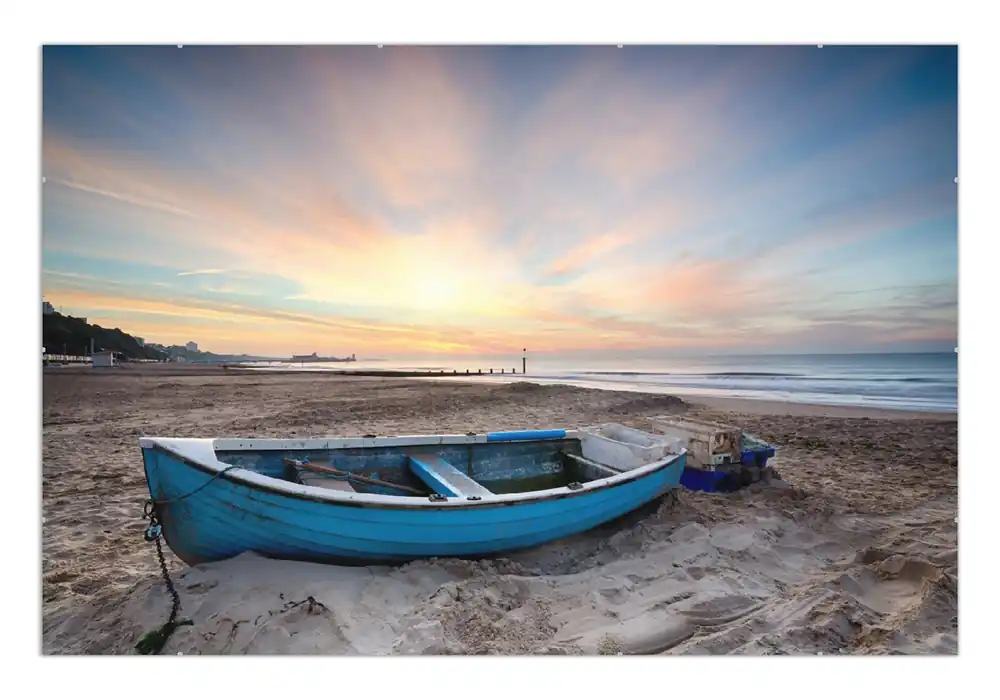 Rabatt Poster Fischerboot am Strand bei Sonnenuntergang 40 x 50 cm, mit schwarzem Aluminiumrahmen