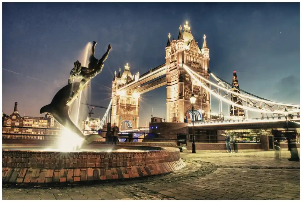 Selbstklebendes Poster London - Tower Bridge bei Nacht 100 x 150 cm Preisknaller