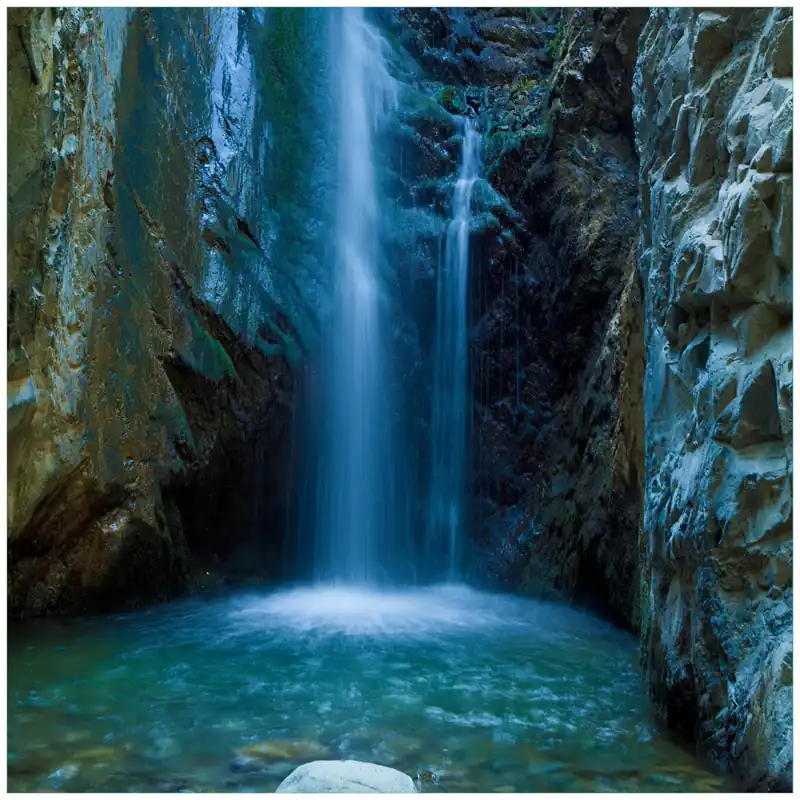 Glasunterlage Wasserfall bei Sonneneinfall 55 x 55 cm Direkt Vom Hersteller