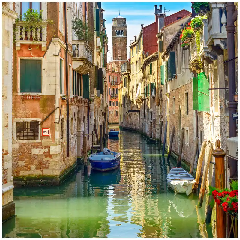 Sonderangebot Glasunterlage Urlaub in Venedig Kanal zwischen bunten Häusern 55 x 55 cm