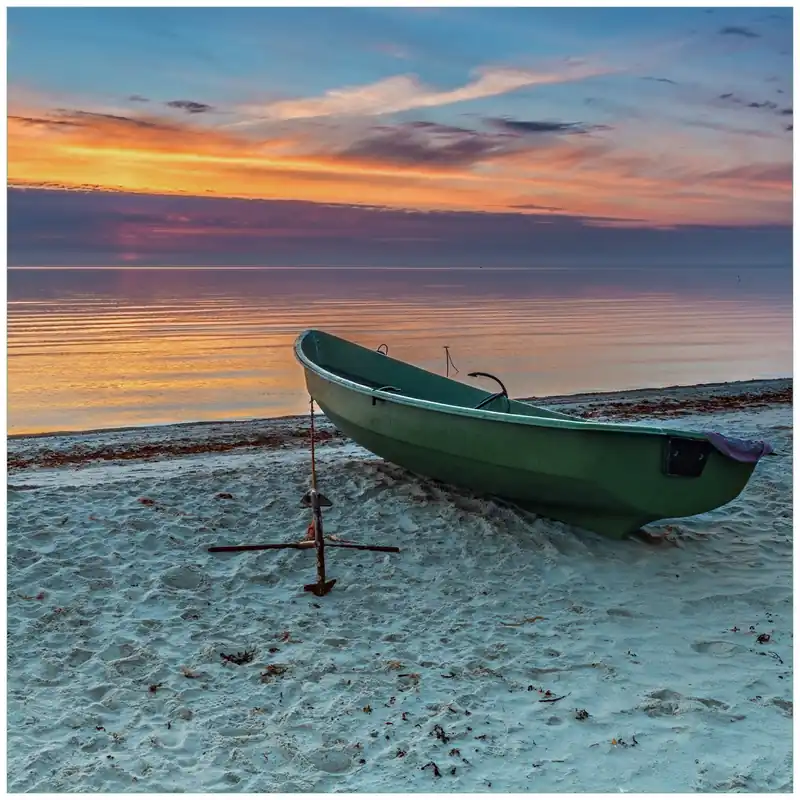Glasunterlage Einsames Fischerboot mit Anker am Strand 55 x 55 cm Neu Im Sortiment