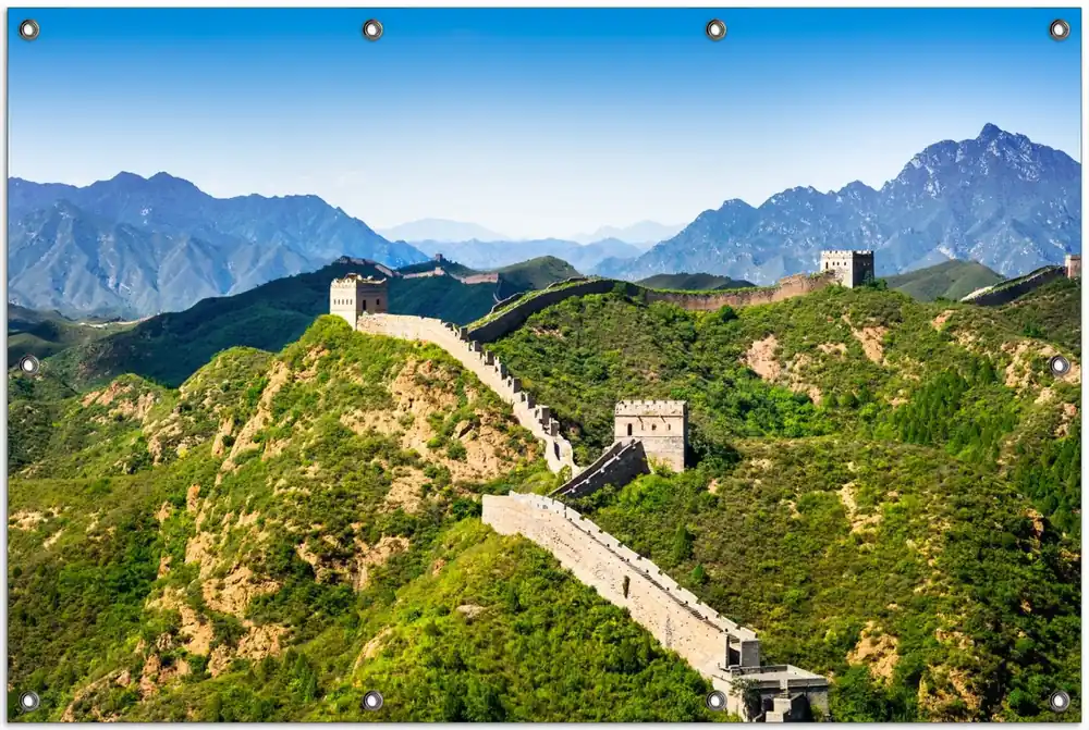 Direktkauf Gartenposter Die Chinesische Mauer - Wahrzeichen in China im Sommer 340 x 173 cm