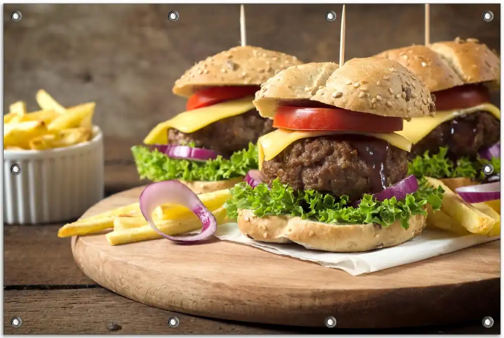 Gartenposter Saftige Burger auf Holzbrett Rund. 90 cm Durchmesser Markenware